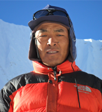Lakpa Sherpa, Trekking Guide